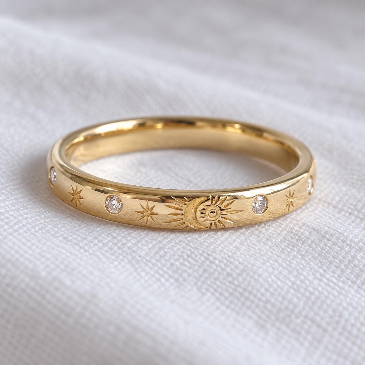 Sun & Moon Diamond Wedding Band in Solid Gold, 2.5 mm, photo 6