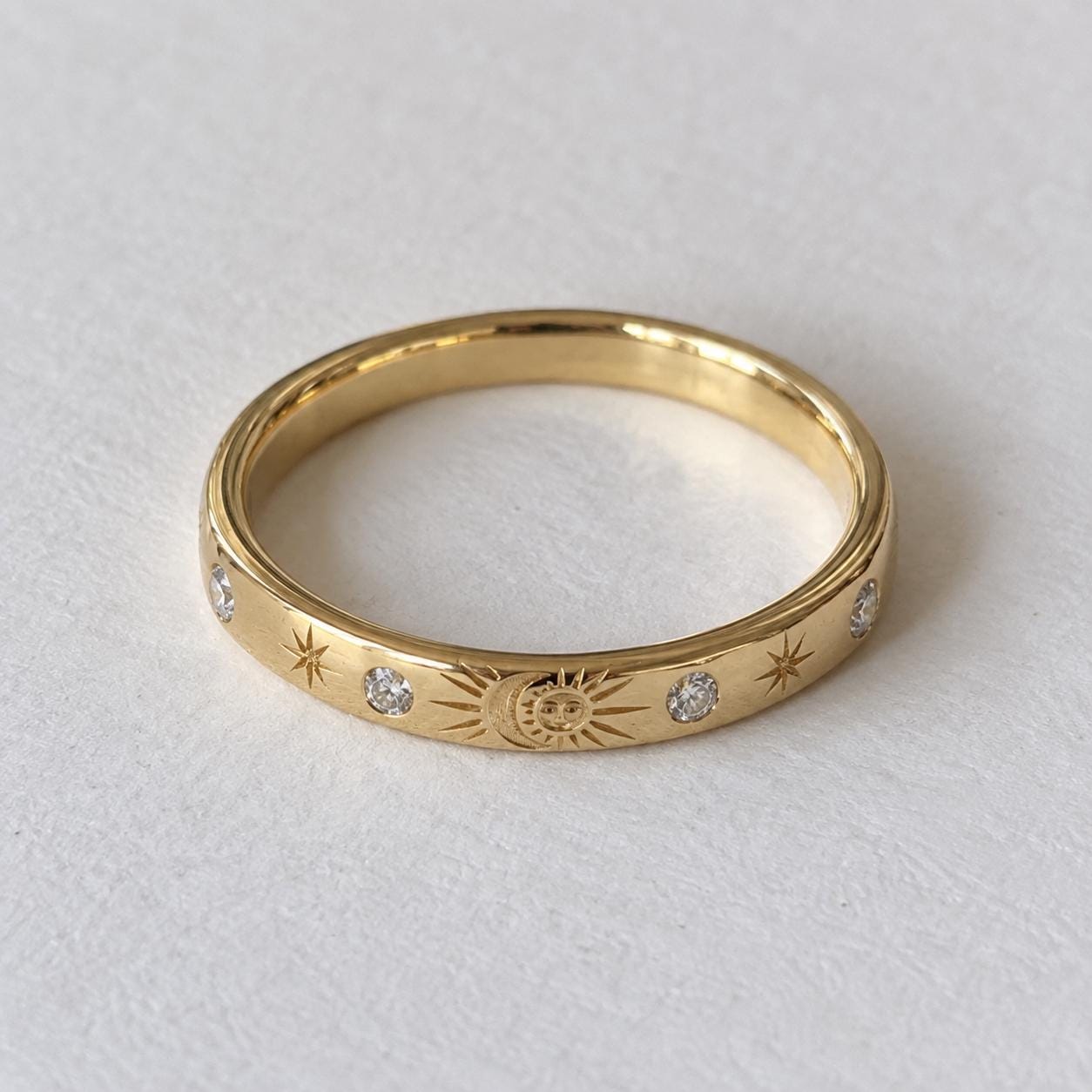 Sun & Moon Diamond Wedding Band in Solid Gold, 2.5 mm, photo 8