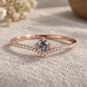 Salt and pepper diamond chevron pavé ring, photo 1