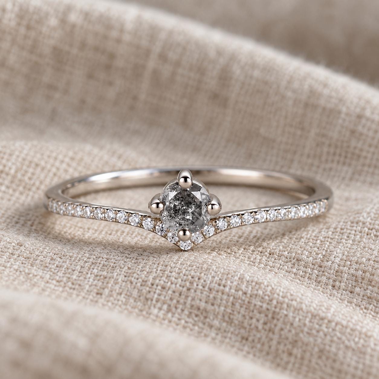 Salt and pepper diamond chevron pavé ring, photo 6