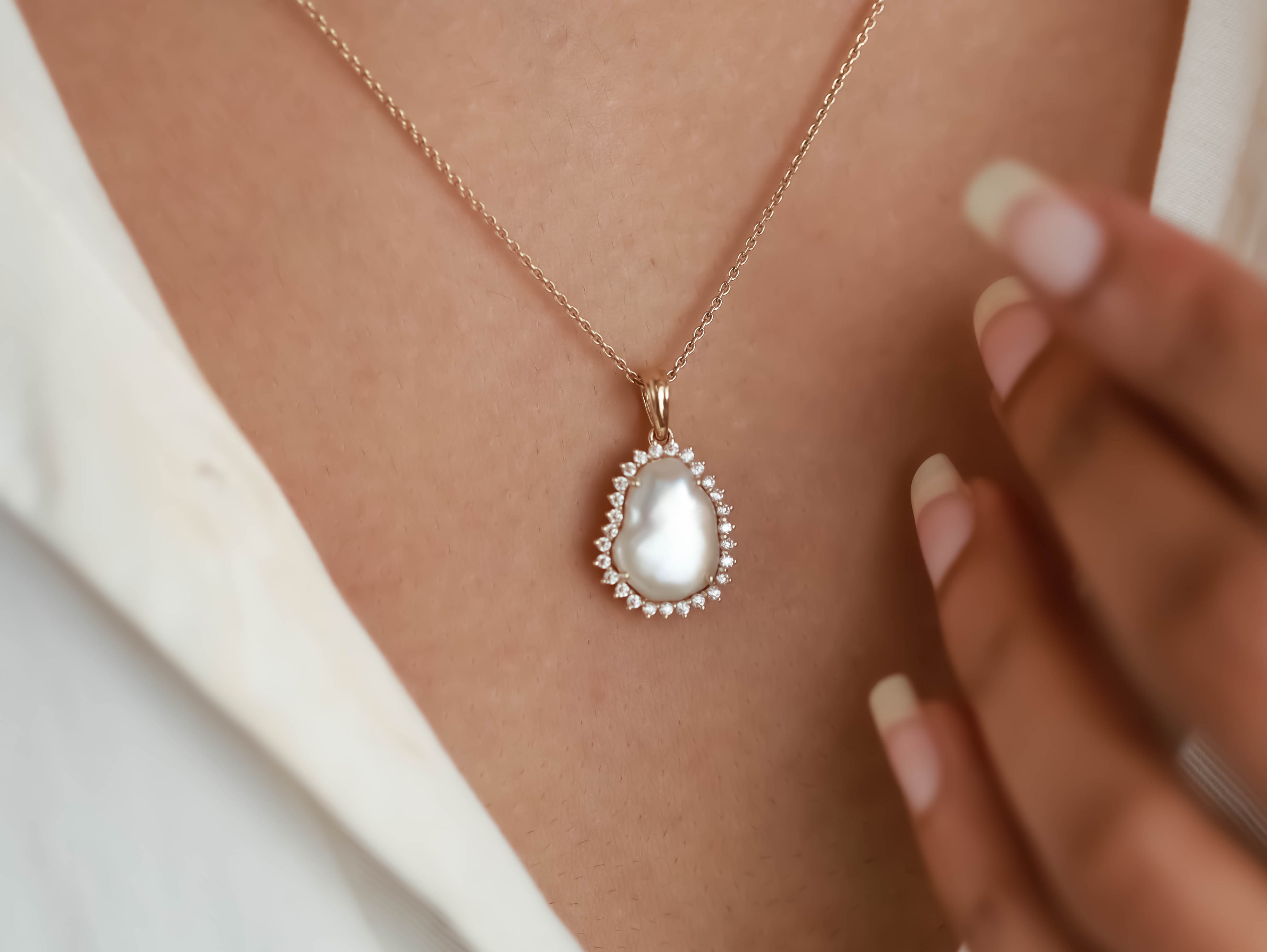 Baroque Pearl and Diamond Halo Necklace | Solid Gold Pearl Necklace -