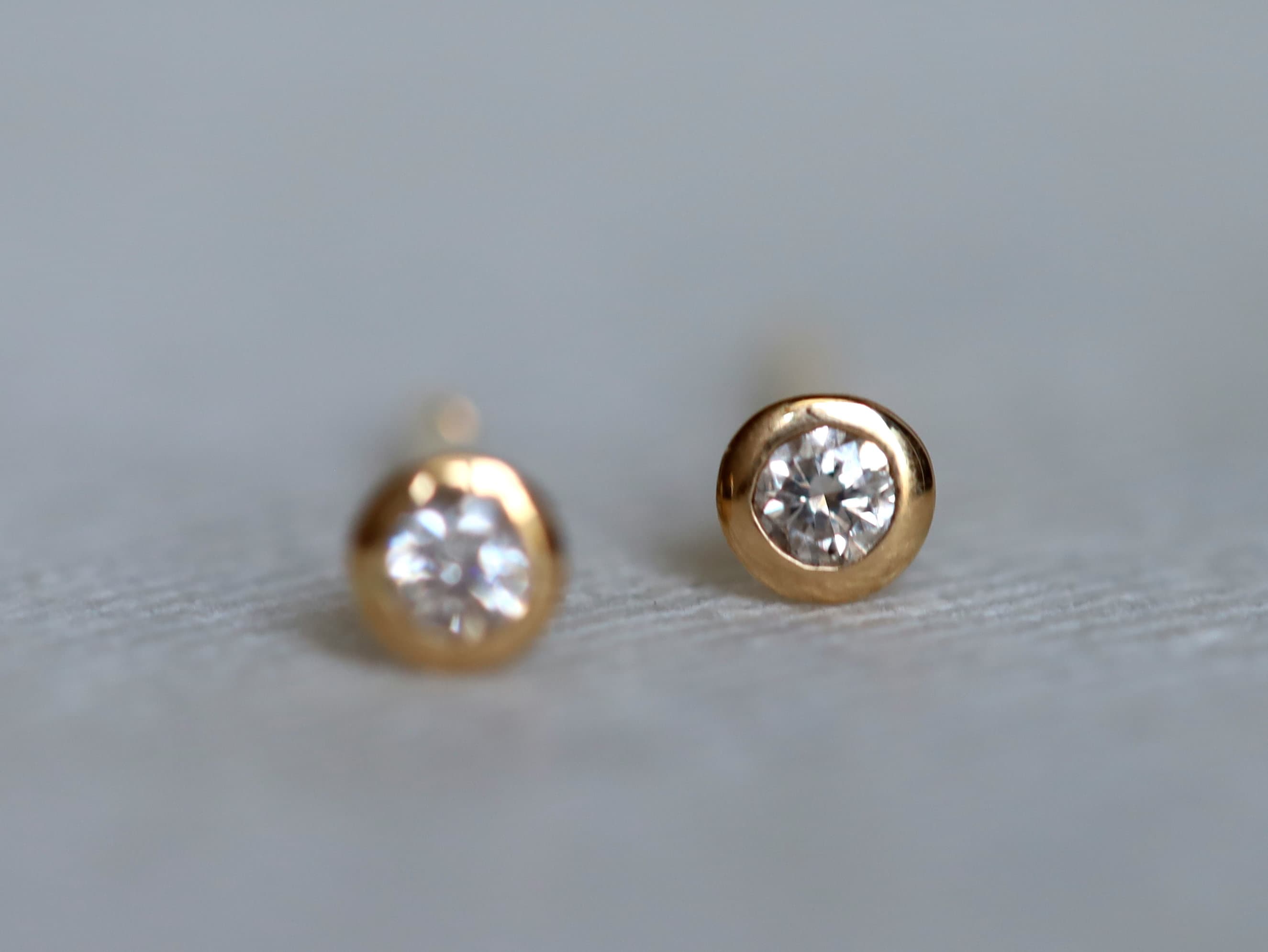 Diamond Stud Earrings | 9k/14k/18k Round Diamond Studs | Gold Diamond Earrings for Everyday -