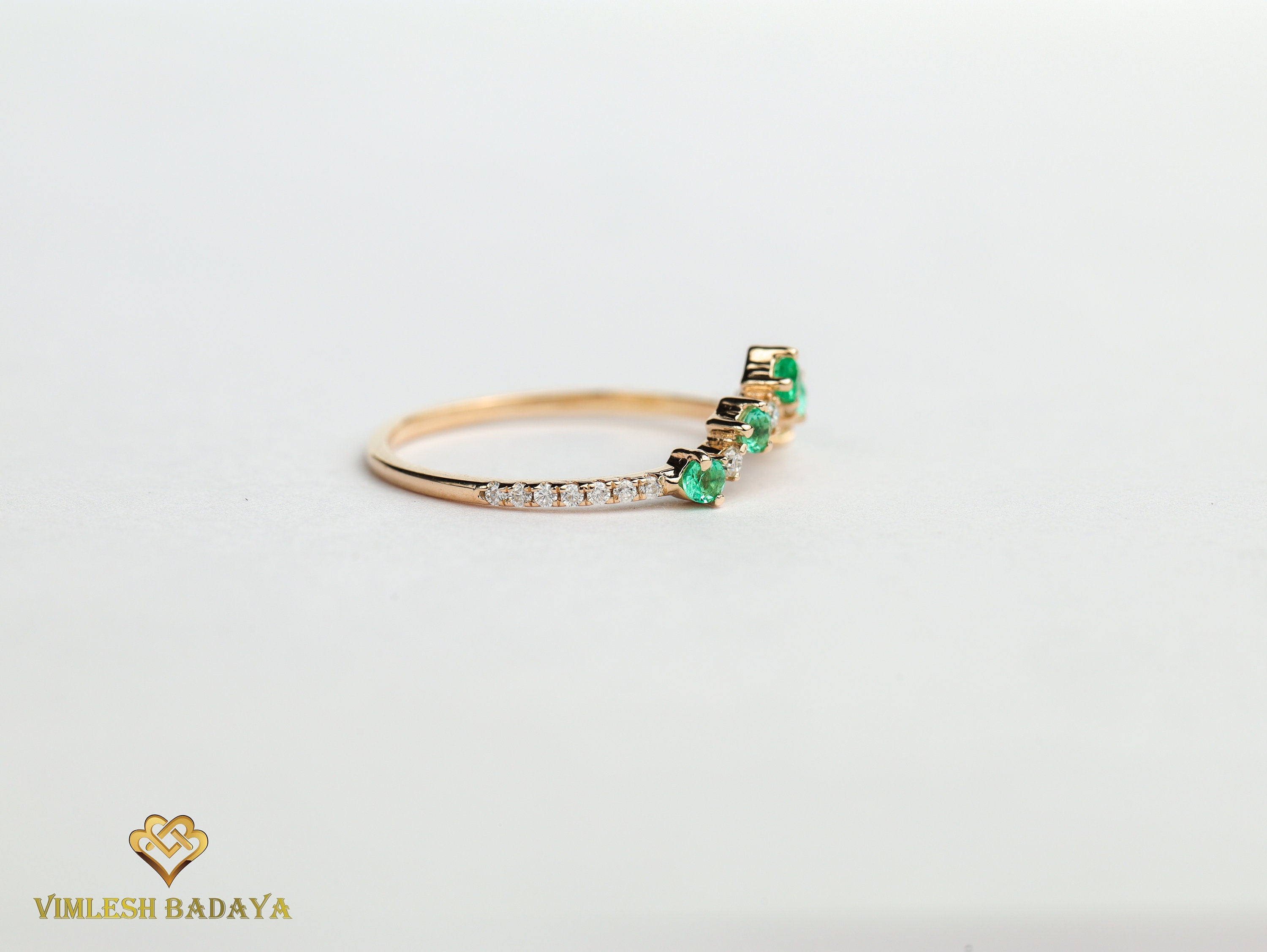Green Emerald Cluster Wedding Ring | Curved Emerald & Diamond Wedding Band -