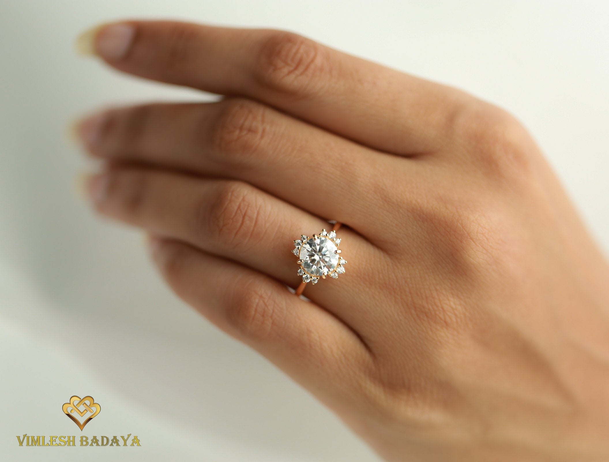 VS Halo Diamond, Certified Engagement Ring -